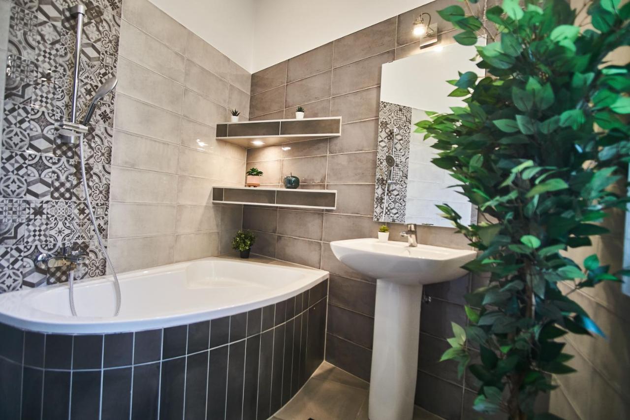 F4 Design Apartment- Apartamento Budapeste