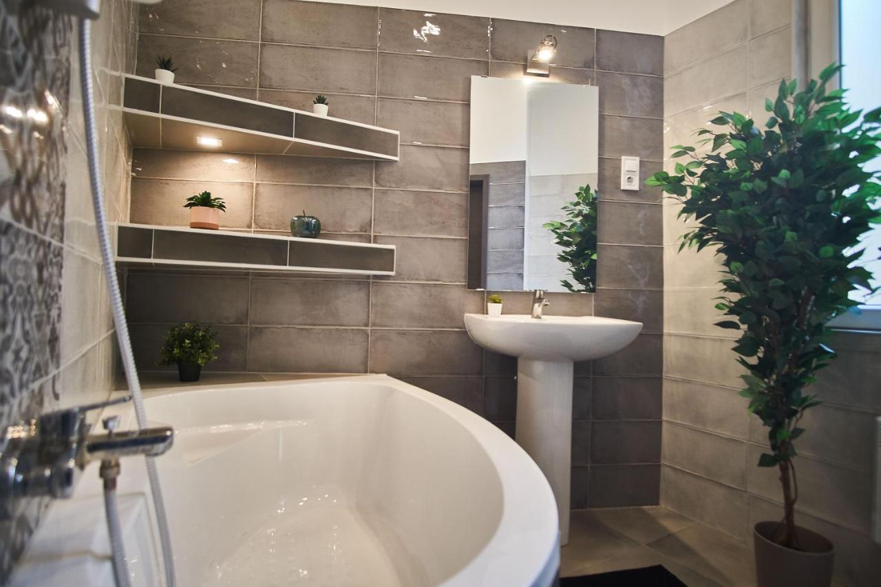 F4 Design Apartment- Budapeste